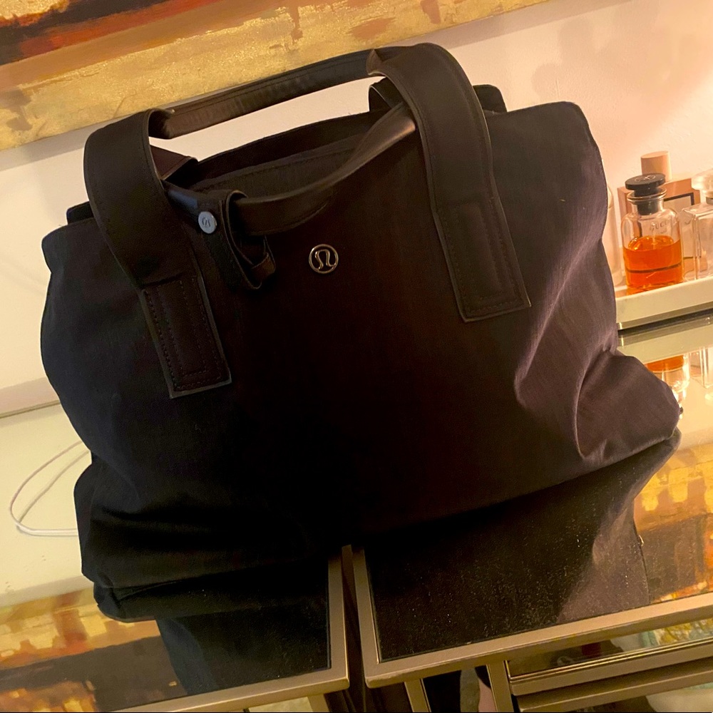 Lululemon duffel